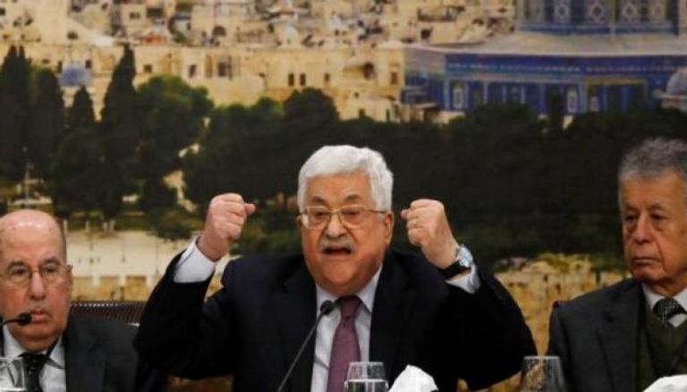 الرئيس محمود عباس في اجتماع سابق للمجلس المركزي