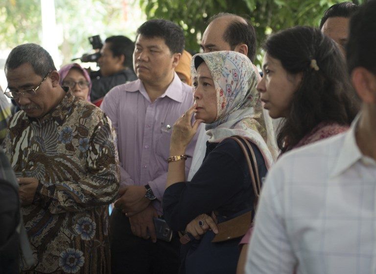 أهالي ضحايا الطائرة في حالة ذهول جراء الحادث شعار منظمة التعاون الإسلامي