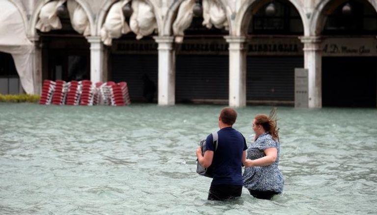 فيضانات وسط مدينة فينيسيا العائمة