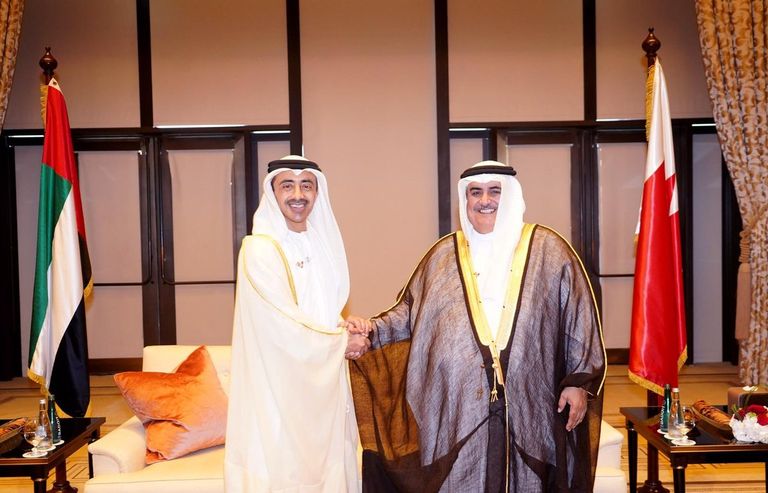 ولي عهد البحرين يستقبل الشيخ عبدالله بن زايد آل نهيان