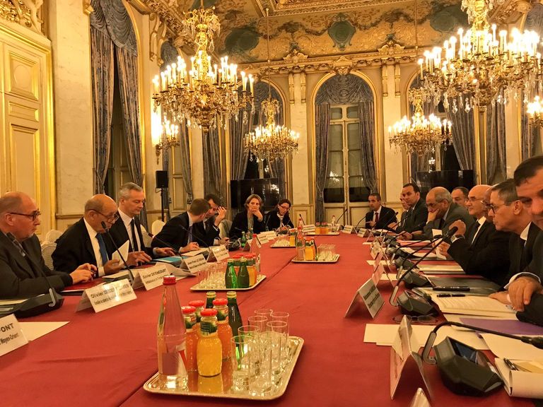 اجتماع اللجنة المشتركة الجزائرية الفرنسية توقيع الاتفاقية بين وزير الخارجية الجزائري والاقتصاد الفرنسي