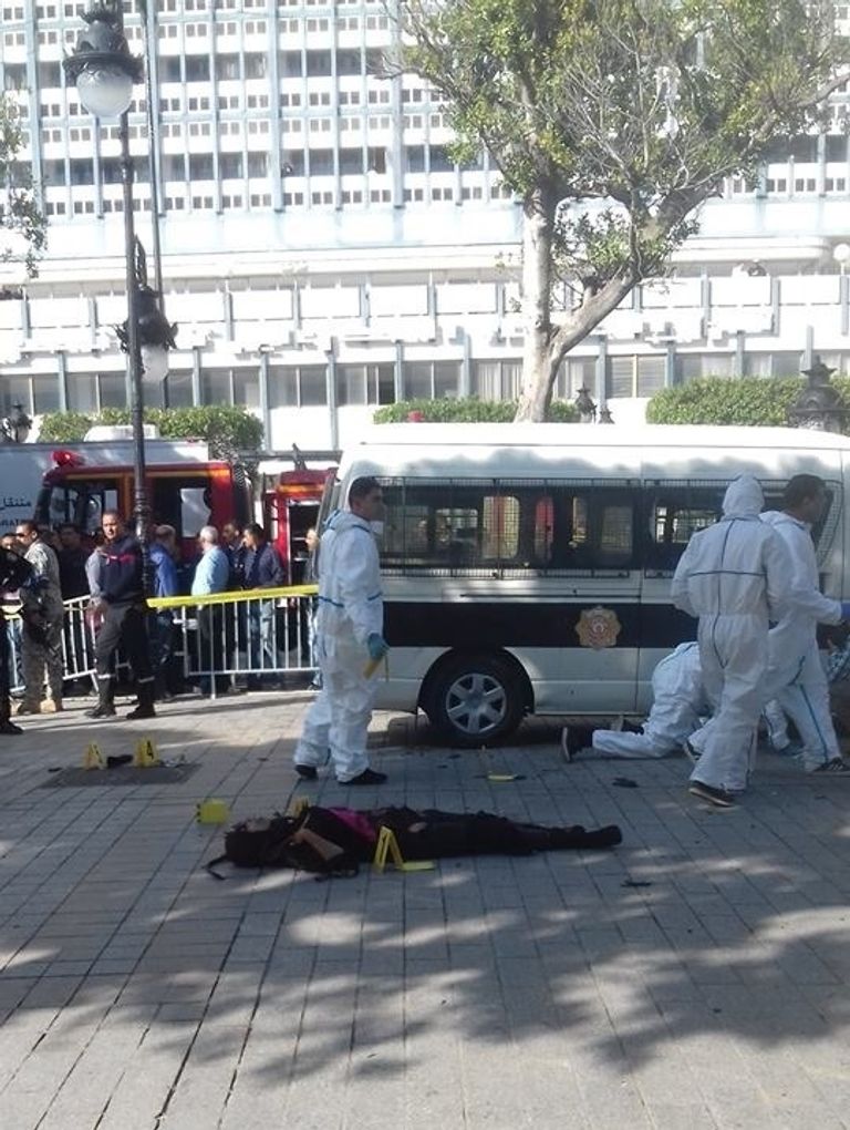 موقع التفجير الانتحاري في قلب العاصمة التونسية راشد الغنوشي زعيم حركة النهضة الإخوانية في تونس - أرشيفية