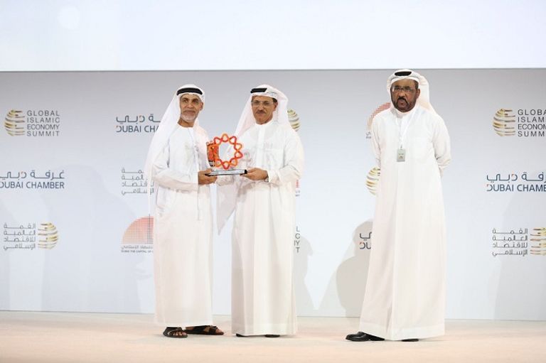 تكريم الفائزين في 