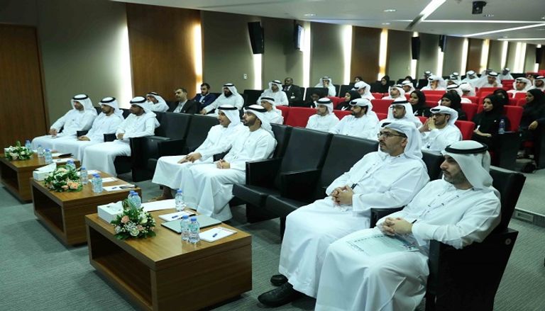 جانب من استضافة اقتصادية أبوظبي لبرنامج تبادل جانب من استضافة اقتصادية أبوظبي برنامج تبادل