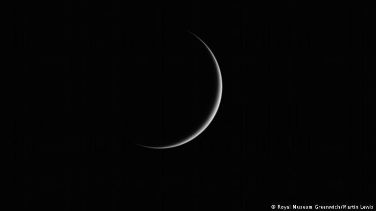 سديم ضبابي ومجموعة النجوم المحيطة فوق ناميبيا