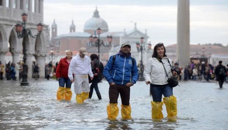 فيضانات تضرب مدينة فينيسيا 