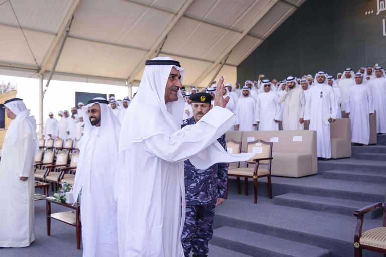 حمد بن محمد الشرقي يشهد العرض العسكري "حصن الاتحاد 4" في الفجيرة