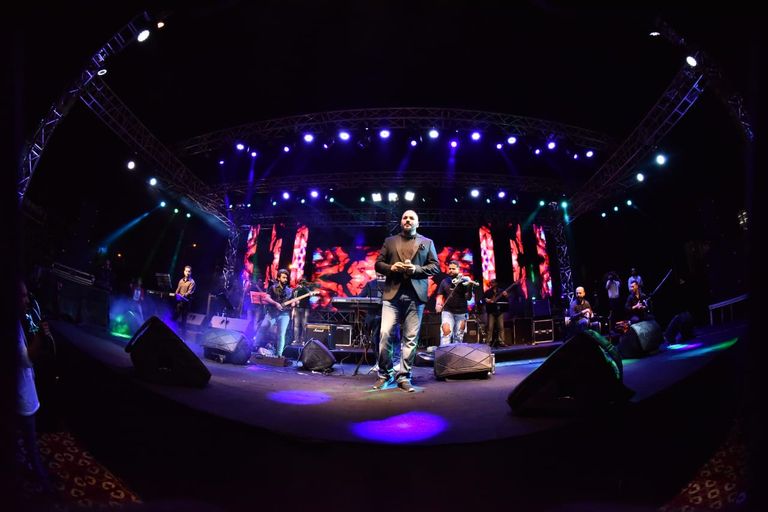 المطرب رامي عياش في حفل الإسكندرية