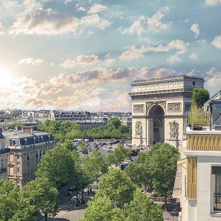 شارع الشانزليزيه باريس الأعلى سعرا في السكن