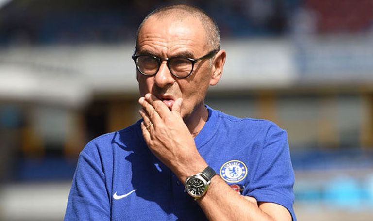 ماوريسيو ساري مدرب تشيلسي الإنجليزي داني درينكووتر وفيكتور موسيس