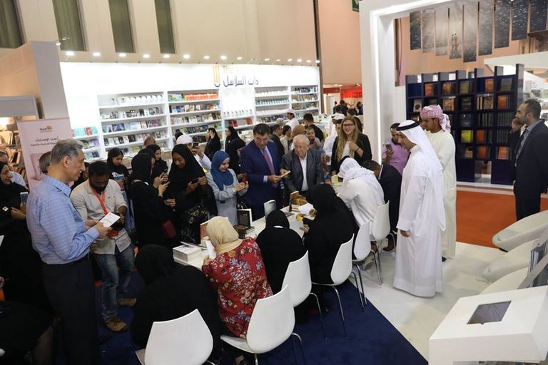 برنامج "دبي الدولي للكتابة" يطلق 3 روايات بمعرض الشارقة