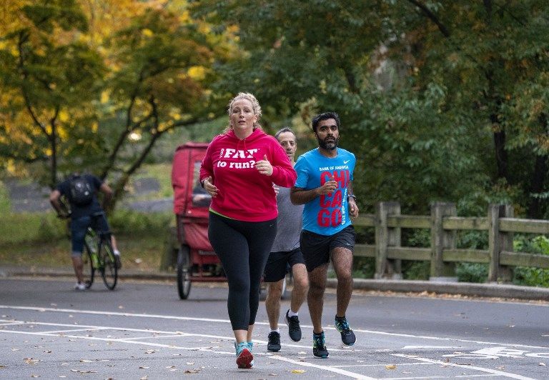 بريطانية تتحدى الأفكار النمطية بالجري