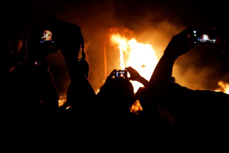 مهرجان لحرق القوارب الضخمة في جنوب تايوان