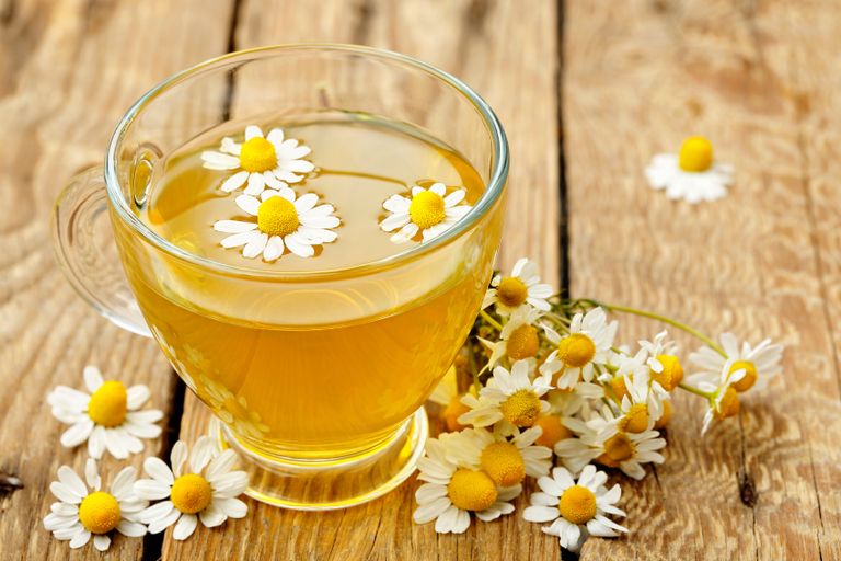 البابونج  أعشاب ومشروبات تساعد على الاسترخاء