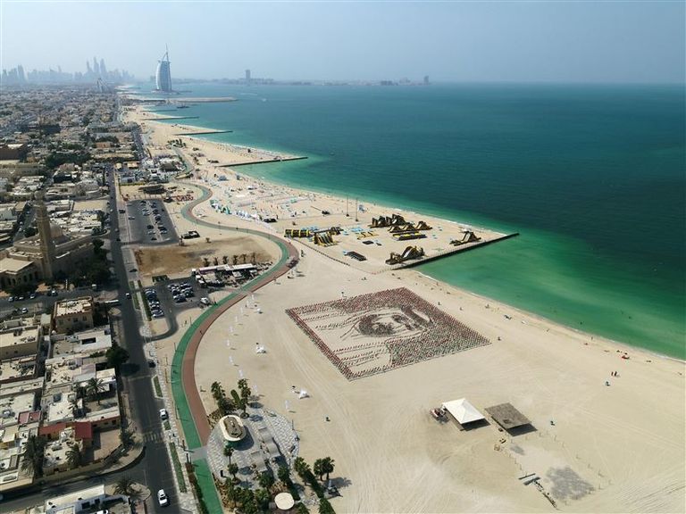 "حديقة الأعلام" بدبي