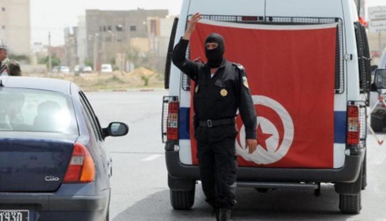 أحد عناصر الأمن التونسي