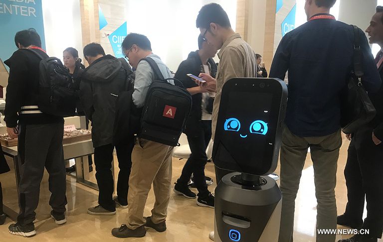 الروبوت "شياو باو"