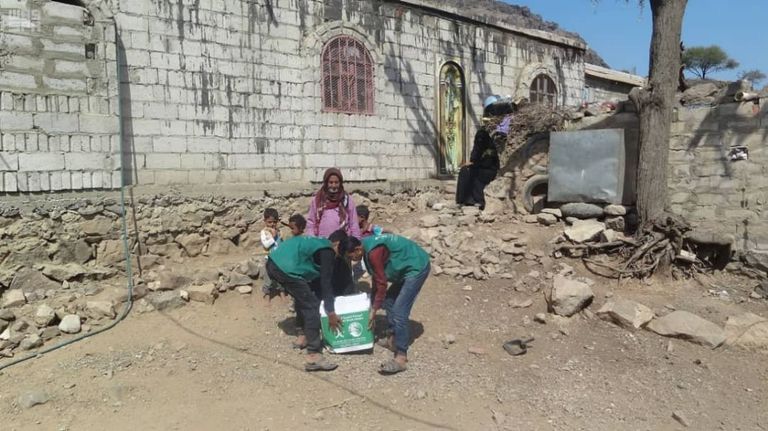 "سلمان للإغاثة" يوزع مساعدات غذائية على محافظات يمنية