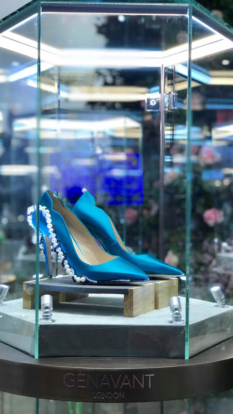 أغلى حذاء في العالم مرصع بالألماس بمعرض الصين الدولي للاستيراد