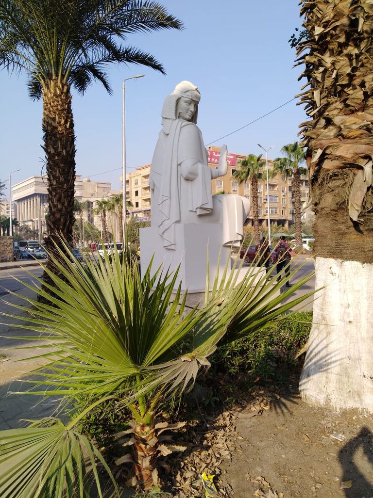 تمثال الفلاحة للمثّال الراحل فتحي محمود