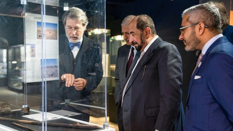 حاكم الشارقة يفتتح معرض مليحة في بروكسل