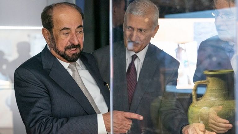 حاكم الشارقة يفتتح معرض مليحة في بروكسل