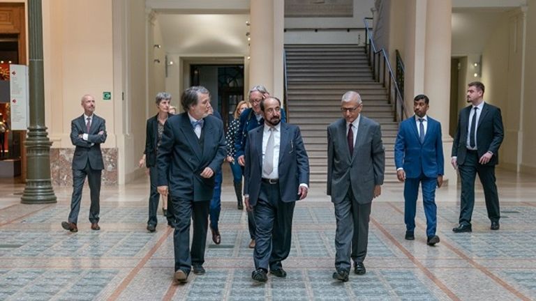 حاكم الشارقة يفتتح معرض مليحة في بروكسل