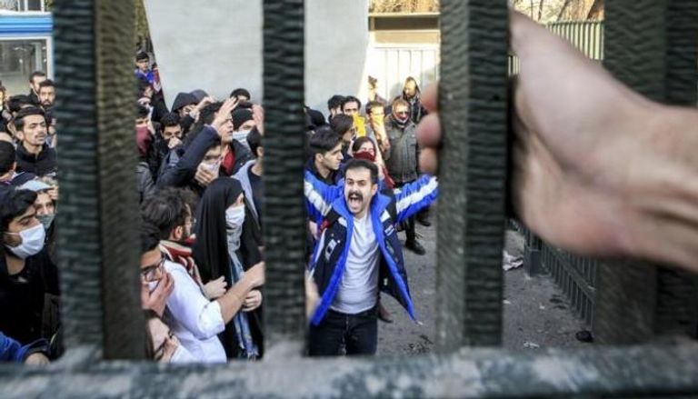 متظاهرون من طلبة جامعة طهران - أرشيفية