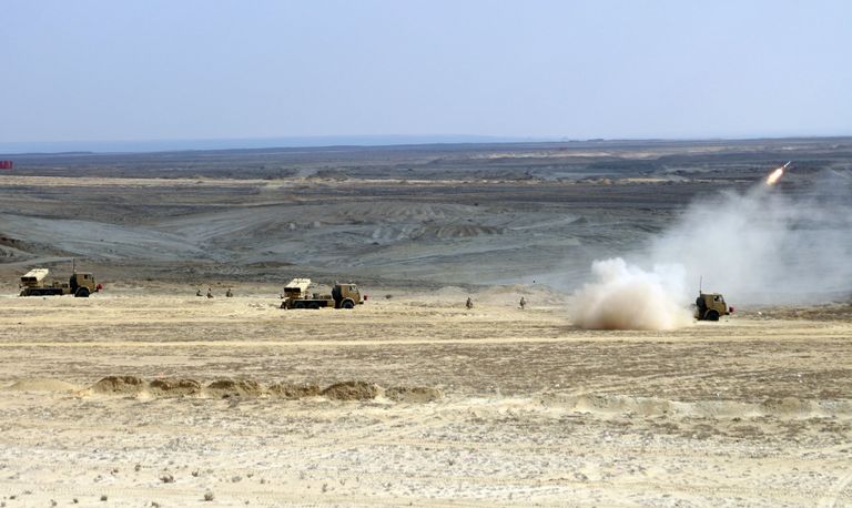 قوات "درع العرب-1" تستعد لاقتحام بؤرة إرهابية ضمن خطة التدريبات