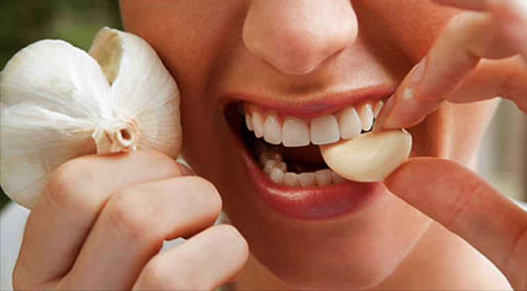 10 وصفات طبيعية لعلاج ألم الأسنان