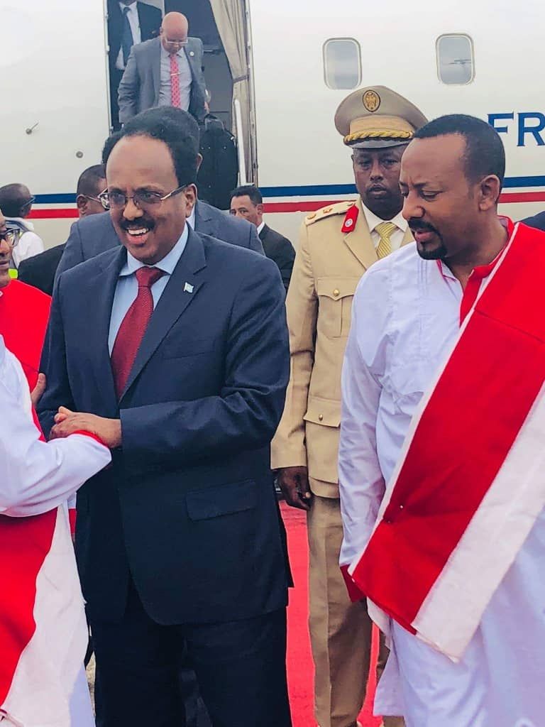 الرئيس الإريتري لدي وصولهما اليوم  محمد عبدالله فرماجو وأسياس أفورقي وآبي أحمد