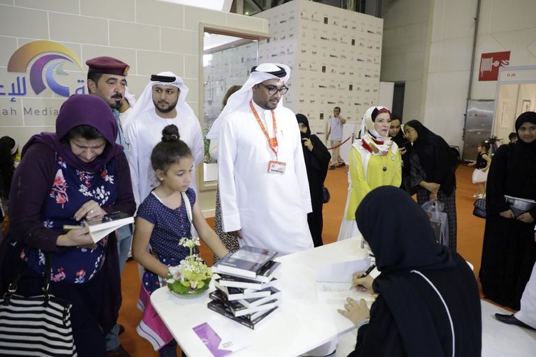 جانب من مبادرة "ألف عنوان وعنوان" بالإمارات
