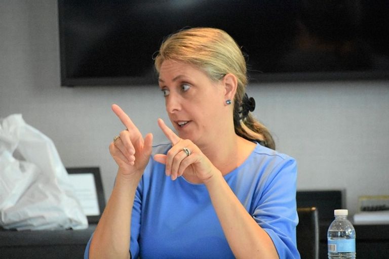 الدكتورة كاثرين ديبالو كيف وقفت نتائج التجديد النصفي بالكونجرس حائلا أمام عزل ترامب؟