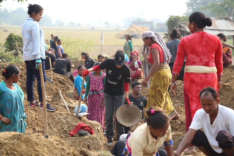 متطوعو دبي العطاء يبنون مدرسة جديدة في نيبال