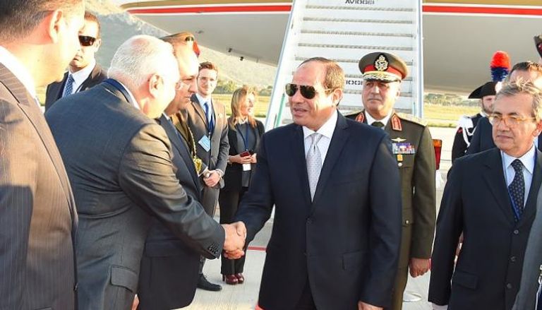 الرئيس المصري عبدالفتاح السيسي خلال وصوله إيطاليا