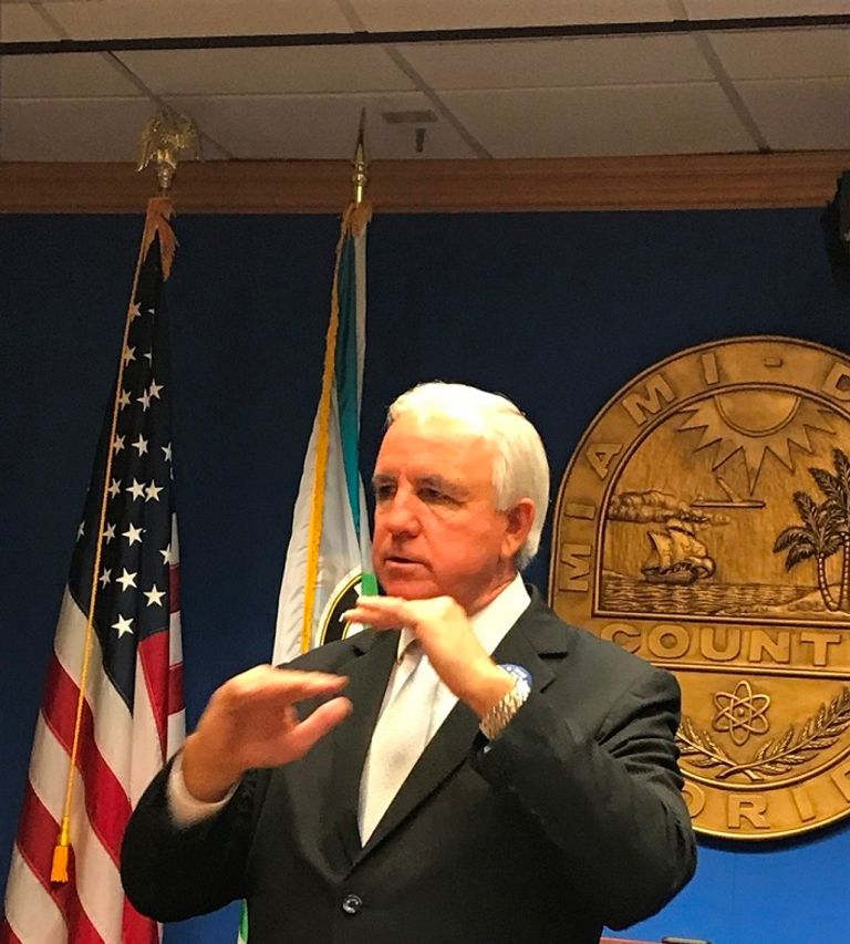 عمدة ميامي كارلوس جيمينيز