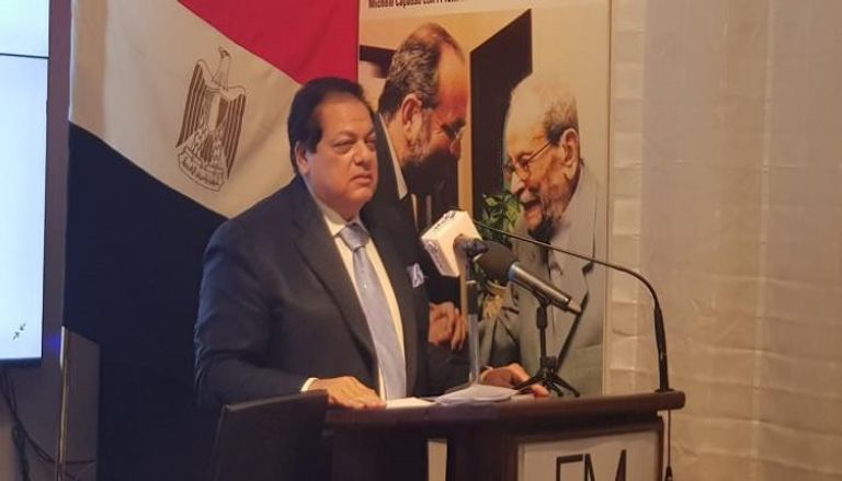 رجل الأعمال المصري محمد أبوالعينين بعد استلام الجائزة
