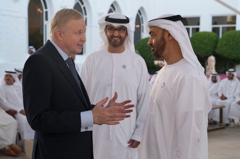 الشيخ محمد بن زايد يستقبل عددا من رؤساء شركات النفط