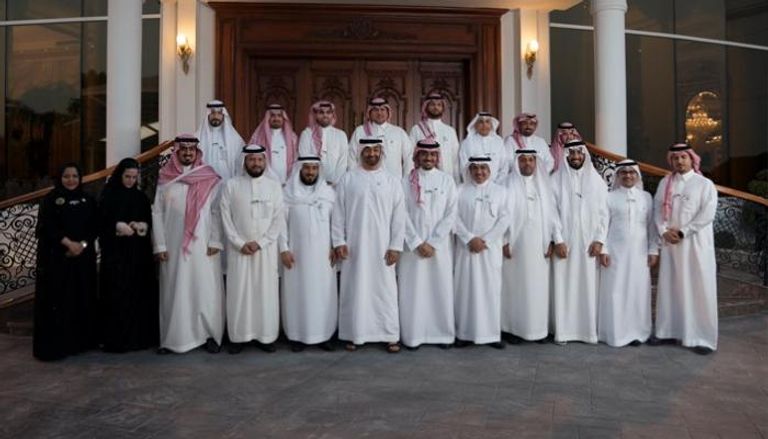الشيخ محمد بن زايد يستقبل وفد غرفة تجارة وصناعة الشرقية السعودي
