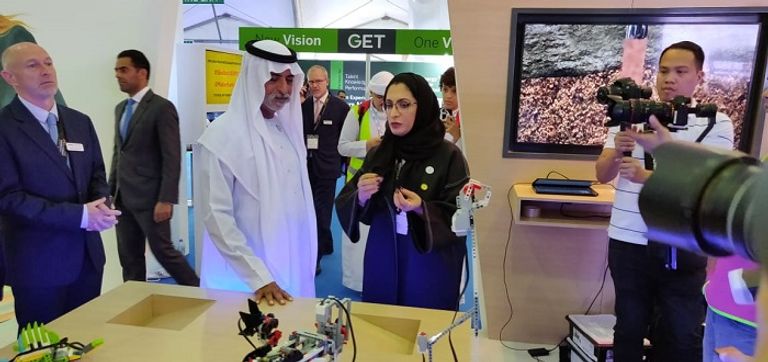 زيارة الشيخ نهيان بن مبارك لجناح 