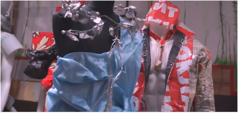 مصمم أزياء روسي يحول القمامة إلى ملابس