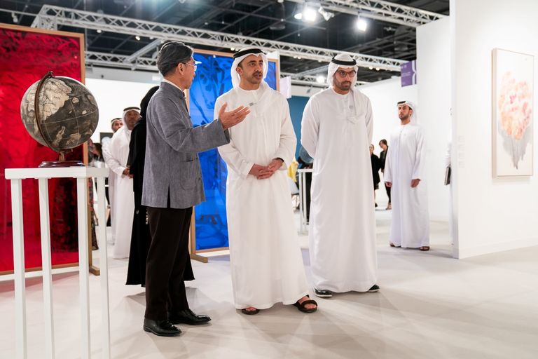 الشيخ عبدالله بن زايد خلال افتتاحه 