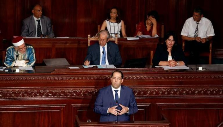 رئيس الحكومة يوسف الشاهد في جلسة سابقة بالبرلمان التونسي- أرشيفية