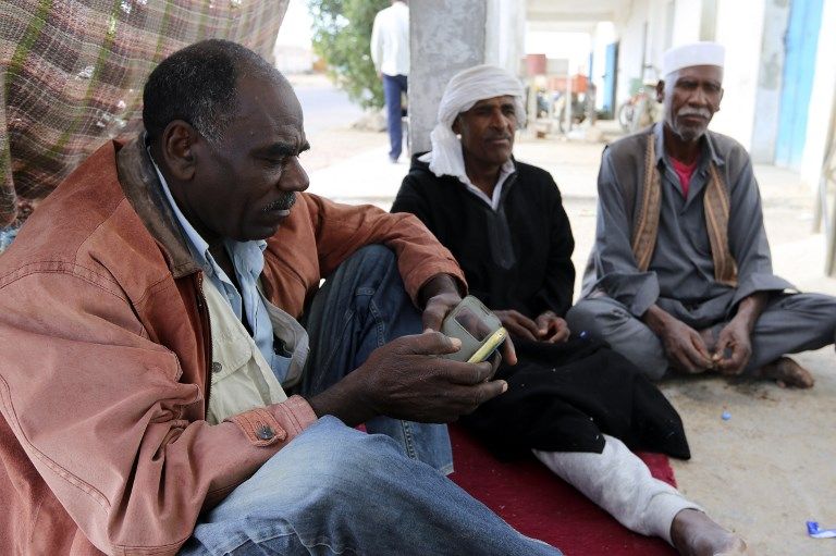 تونسيون يعانون من "تمييز عنصري" يأملون بالمساواة