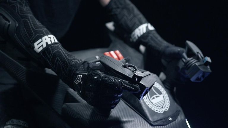 دراجات طائرة ضمن أسطول شرطة دبي