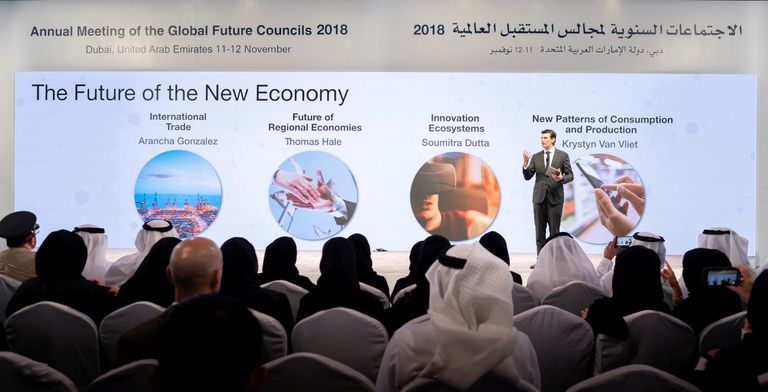 خبراء يؤكدون قدرة الإمارات على خلق رؤية اقتصادية مستقبلية