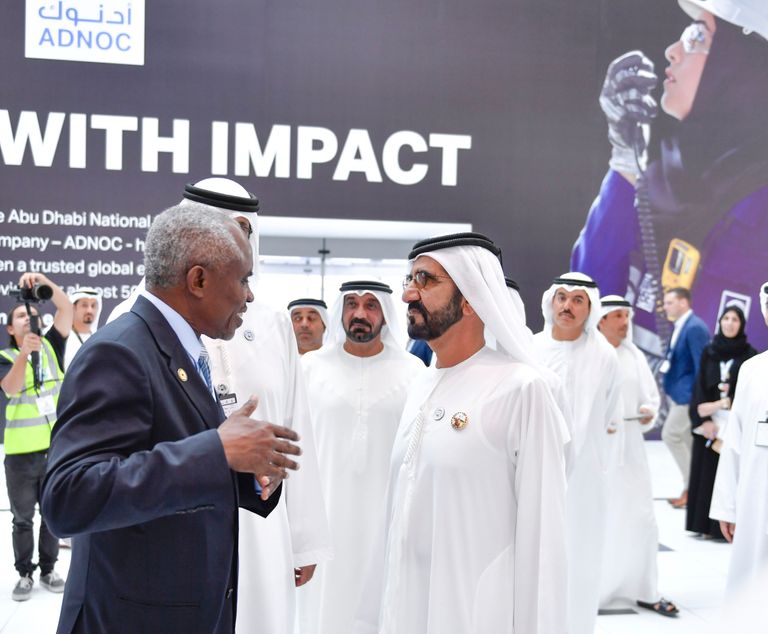 الشيخ محمد بن راشد يزور معرض أبوظبي الدولي للبترول