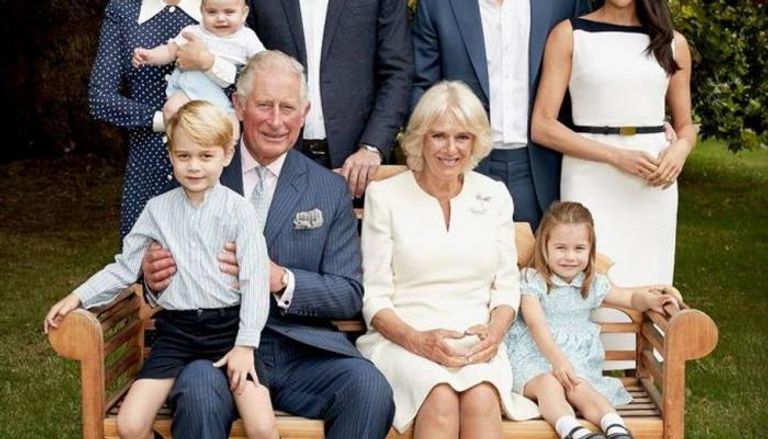 الأمير تشارلز ولي عهد بريطانيا والعائلة الملكية