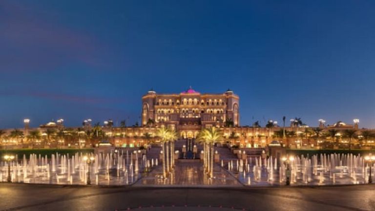 قصر الإمارات تحفة معمارية