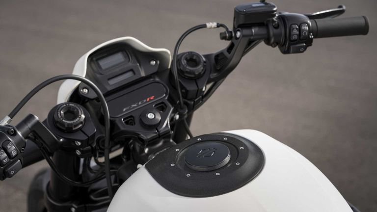 هارلي دافيدسون FXDR